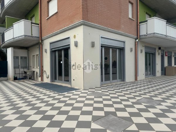 locale commerciale in vendita a Venafro