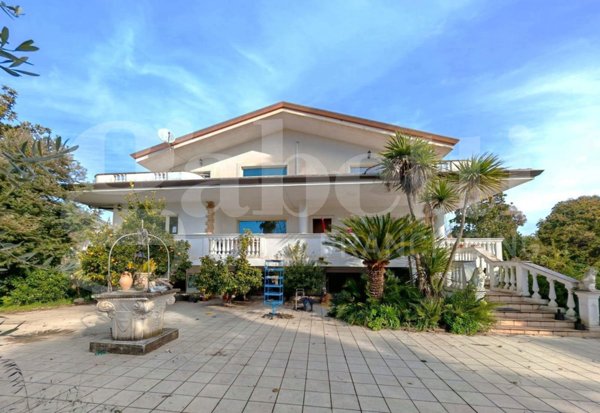 casa indipendente in vendita a Venafro