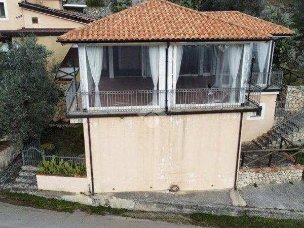 casa indipendente in vendita a Venafro in zona Le Noci