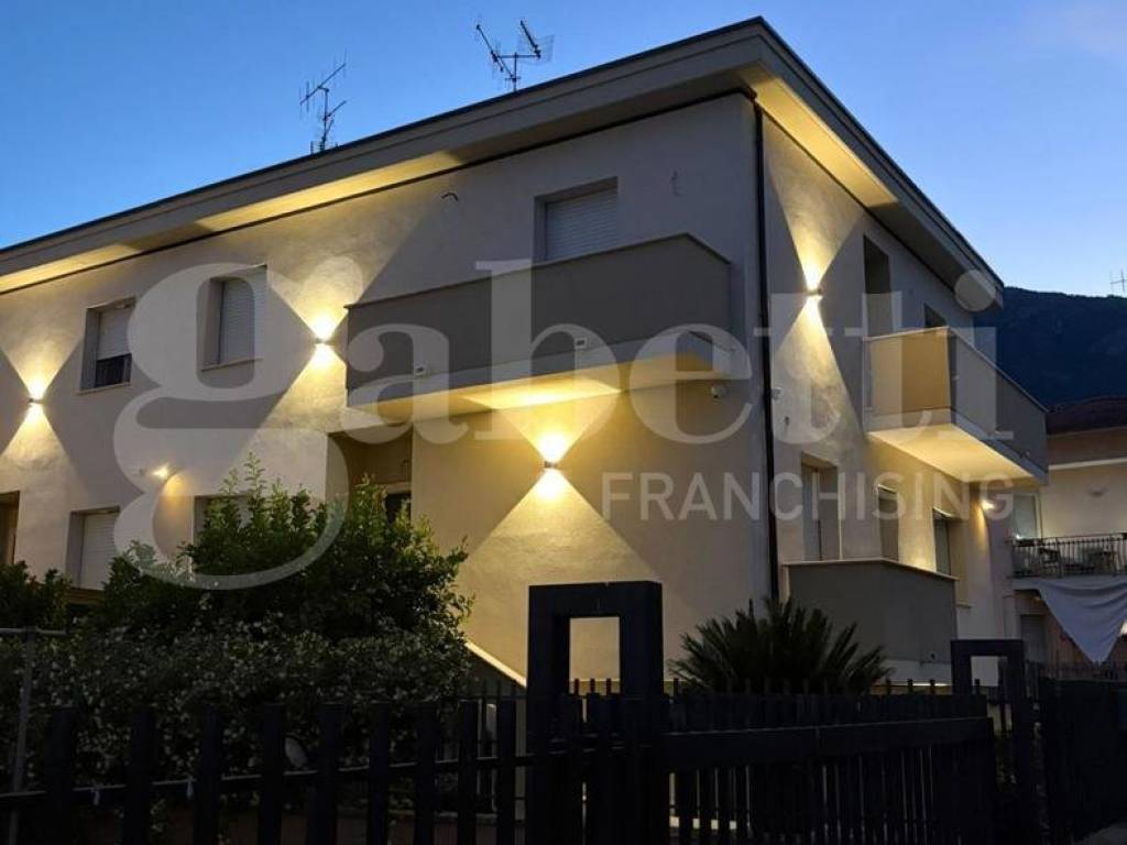 casa indipendente in vendita a Venafro