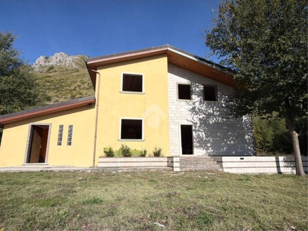 casa indipendente in vendita a Venafro