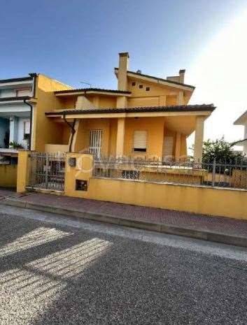 casa indipendente in vendita ad Abbasanta