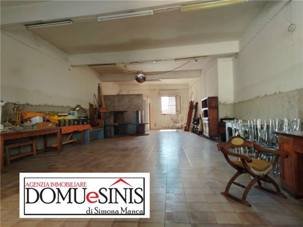 locale commerciale in vendita ad Aidomaggiore