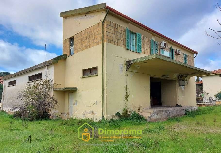 locale commerciale in vendita ad Ales