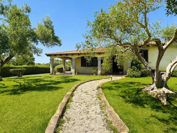 casa indipendente in vendita ad Arborea