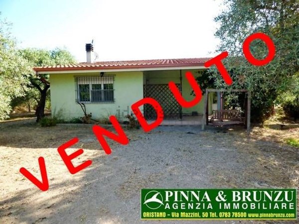 casa indipendente in vendita a Baratili San Pietro