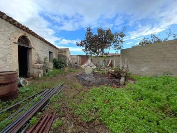 casa indipendente in vendita a Baratili San Pietro