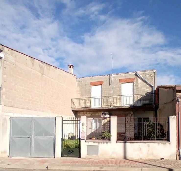 casa indipendente in vendita a Baratili San Pietro