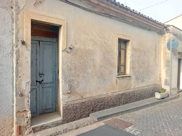 casa indipendente in vendita a Baratili San Pietro