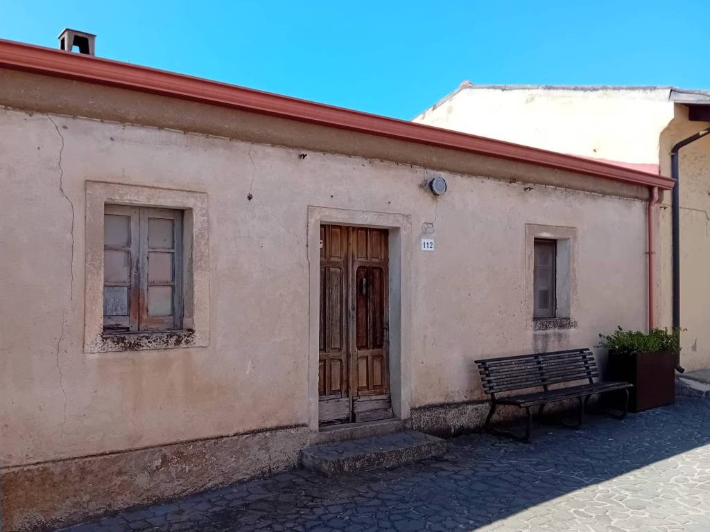 casa indipendente in vendita a Baratili San Pietro