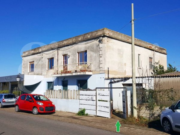 appartamento in vendita a Cabras in zona Solanas