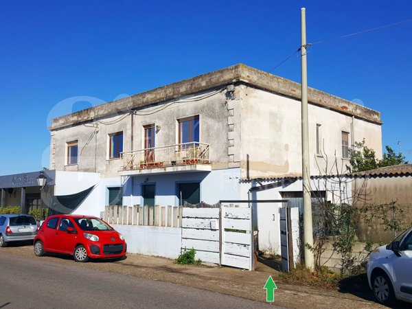 appartamento in vendita a Cabras in zona Solanas