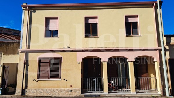 appartamento in vendita a Cabras in zona Solanas