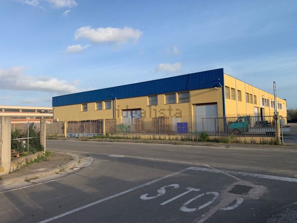 capannone in vendita a Cabras