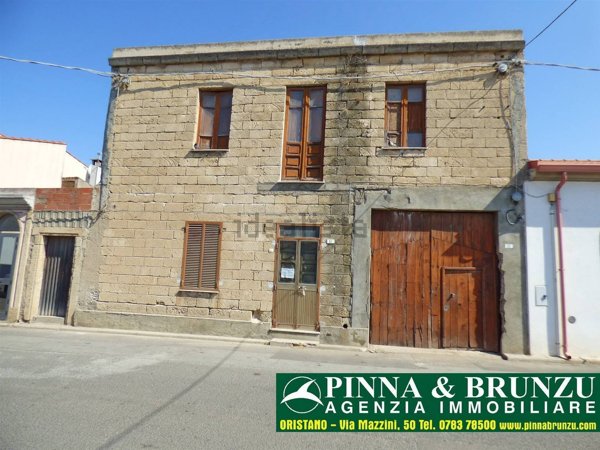 casa indipendente in vendita a Cabras