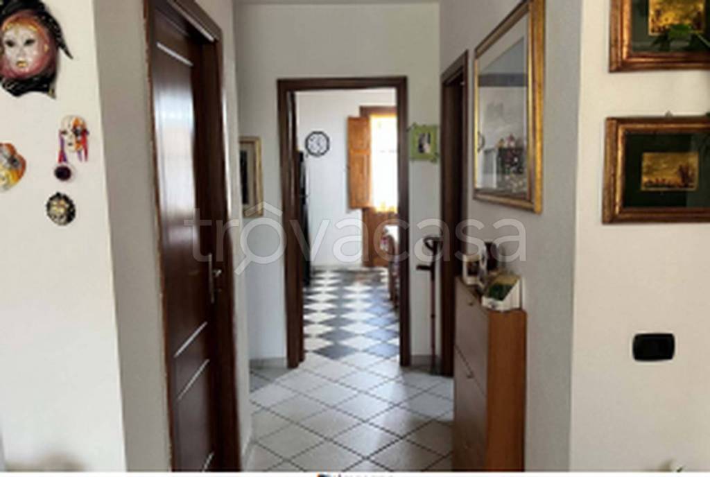 appartamento in vendita a Cabras in zona Solanas