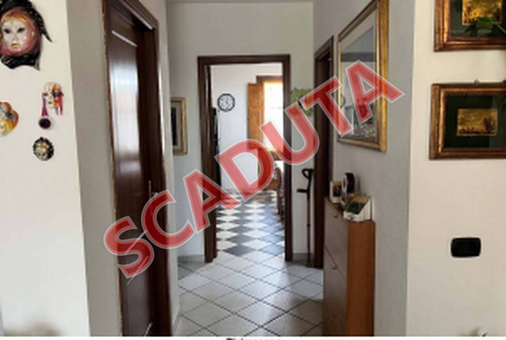 appartamento in vendita a Cabras in zona Solanas