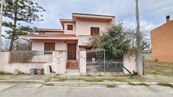 casa indipendente in vendita a Cabras