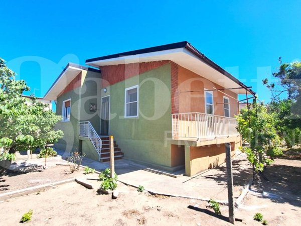 casa indipendente in vendita a Cabras in zona Solanas