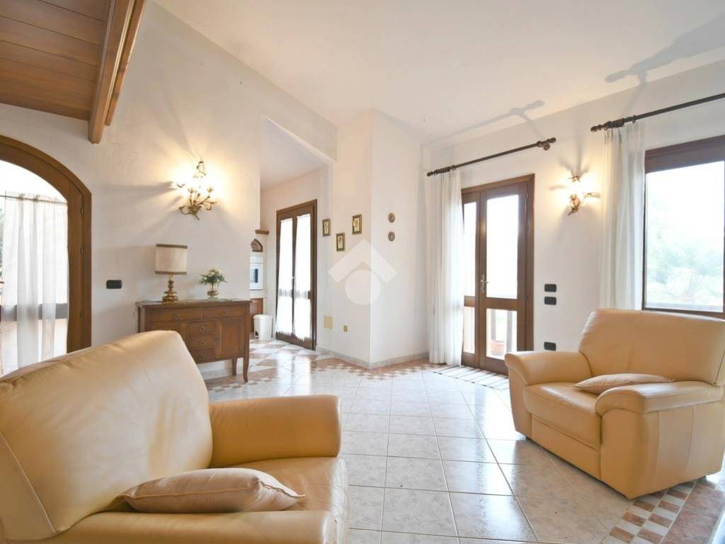 casa indipendente in vendita a Cabras in zona San Giovanni di Sinis