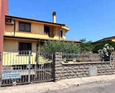 casa indipendente in vendita a Cabras in zona Solanas