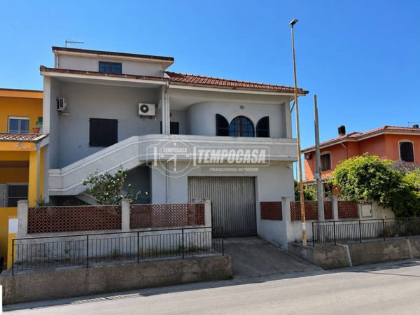 casa indipendente in vendita a Cabras