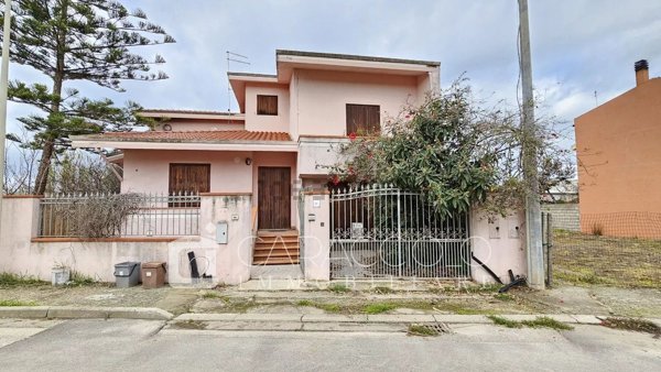 casa indipendente in vendita a Cabras
