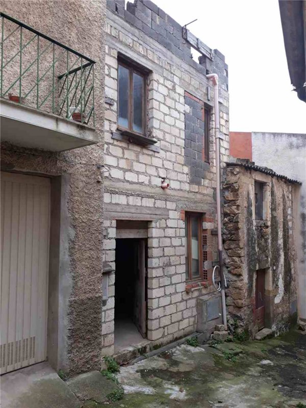 casa indipendente in vendita a Cuglieri in zona Santa Caterina di Pittinuri