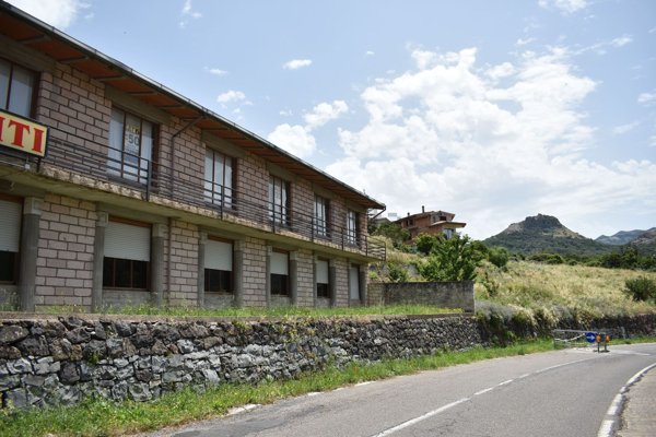 locale commerciale in vendita a Cuglieri