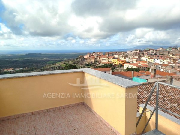 casa semindipendente in vendita a Cuglieri in zona Santa Caterina di Pittinuri