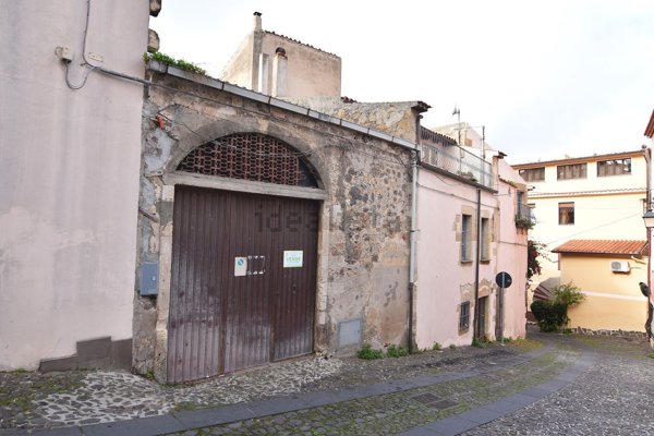 locale di sgombero in vendita a Cuglieri
