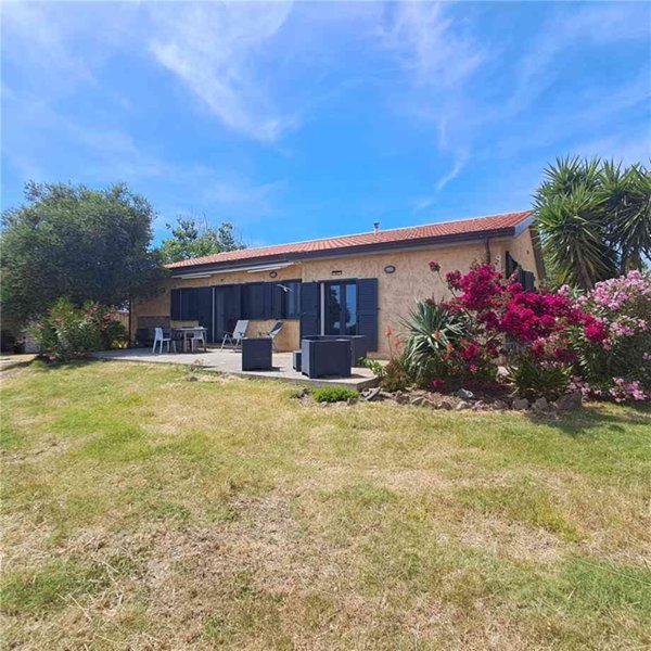 casa indipendente in vendita a Cuglieri in zona Santa Caterina di Pittinuri