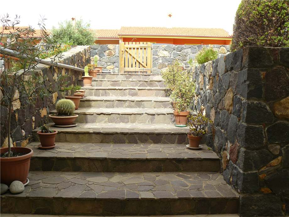 casa indipendente in vendita a Cuglieri in zona Santa Caterina di Pittinuri