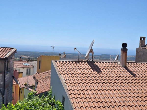 casa indipendente in vendita a Cuglieri in zona Santa Caterina di Pittinuri