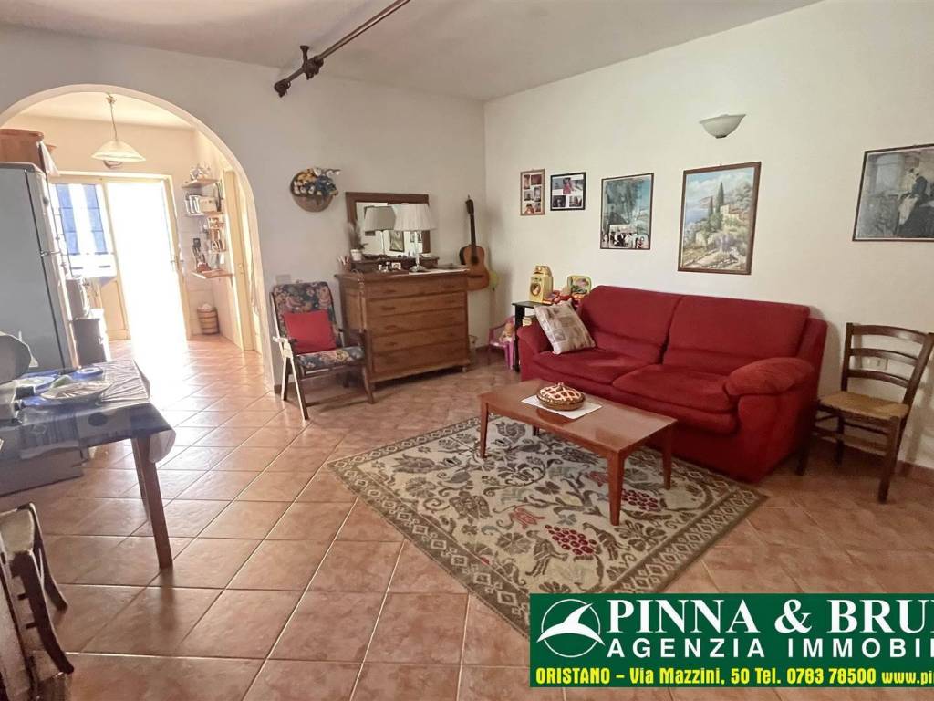 casa indipendente in vendita a Cuglieri in zona Santa Caterina di Pittinuri