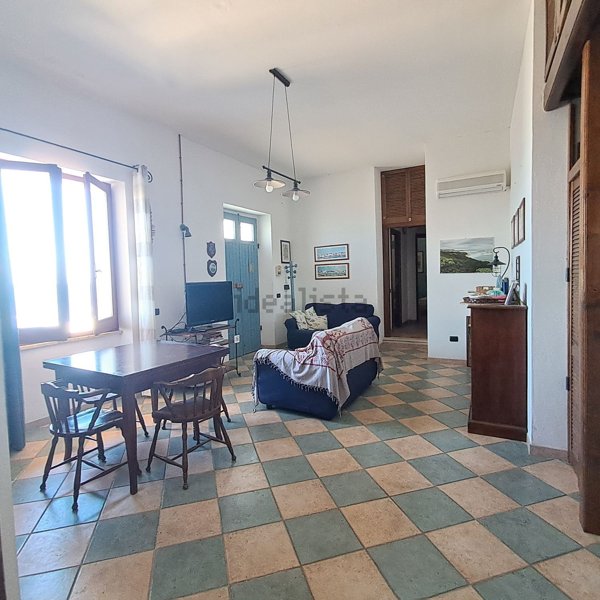 casa indipendente in vendita a Cuglieri in zona S'Archittu