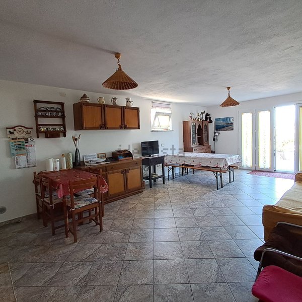 appartamento in vendita a Cuglieri in zona Santa Caterina di Pittinuri