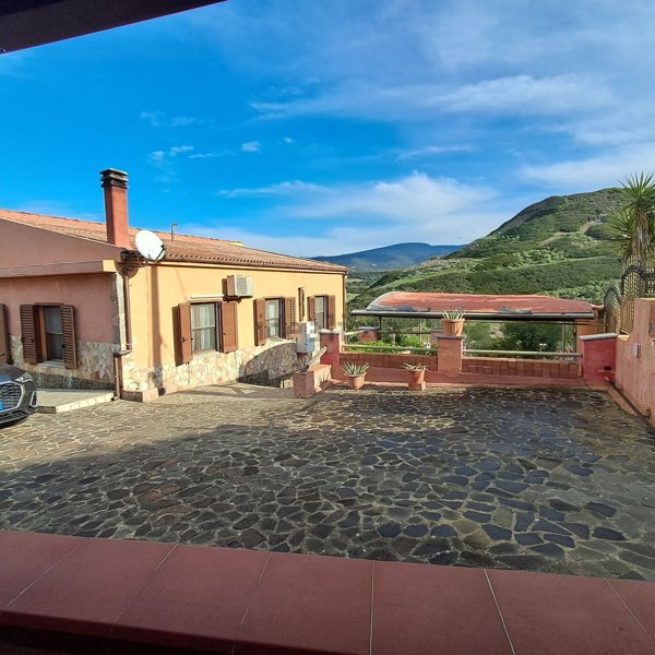 casa indipendente in vendita a Cuglieri in zona Torre del Pozzo