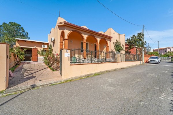 casa indipendente in vendita a Gonnosnò