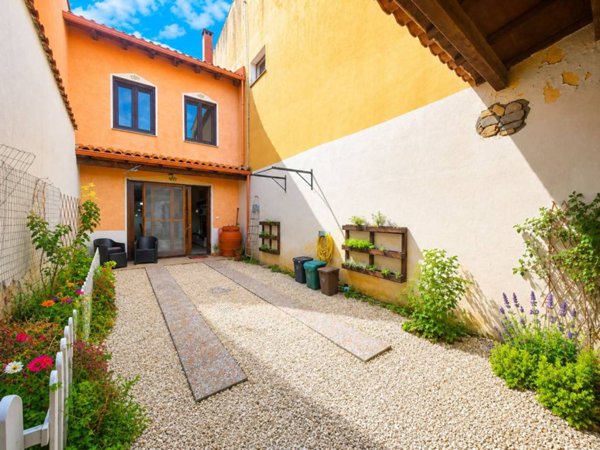 casa indipendente in vendita a Nurachi