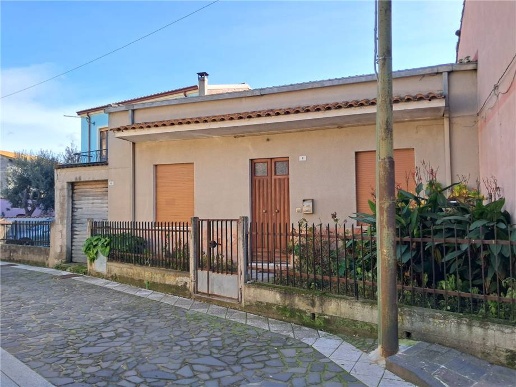 casa indipendente in vendita ad Ollastra