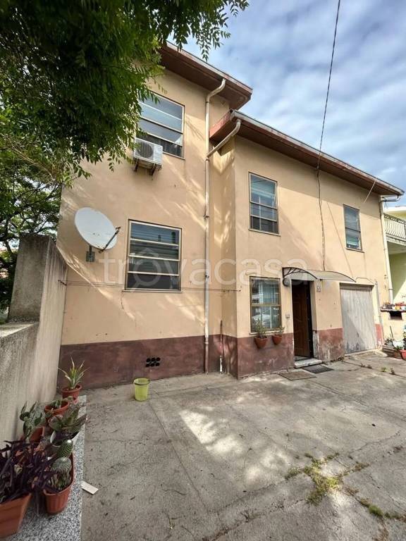 casa indipendente in vendita ad Oristano