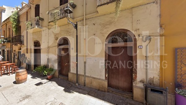 negozio in vendita ad Oristano