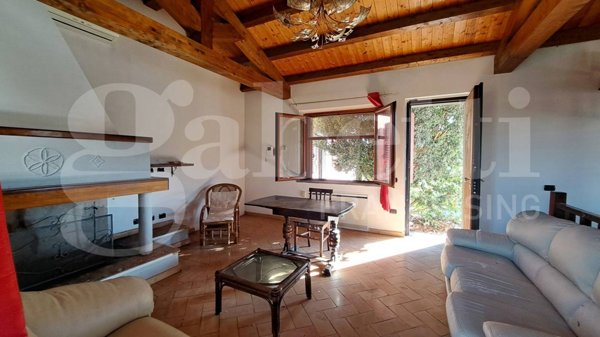 casa indipendente in vendita ad Oristano in zona Donigala