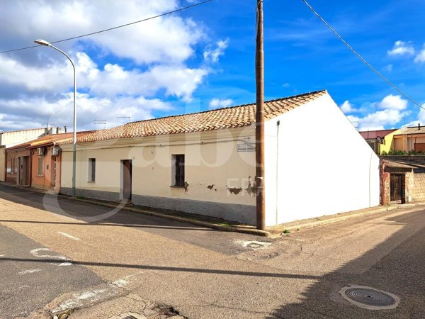 casa indipendente in vendita ad Oristano in zona Massama