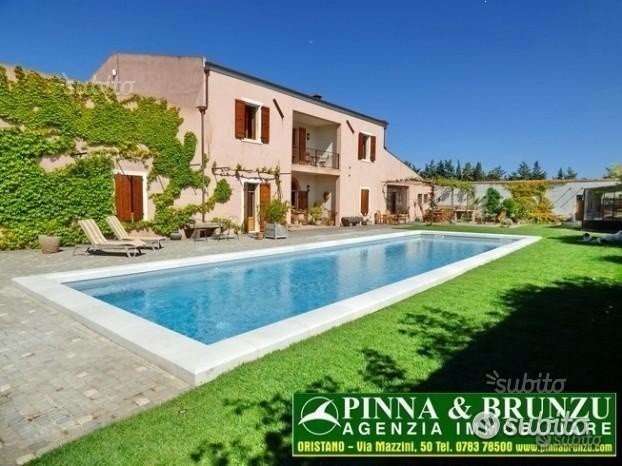 casa indipendente in vendita ad Oristano