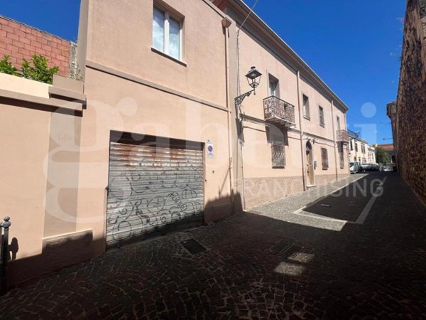 appartamento in vendita ad Oristano in zona Centro storico