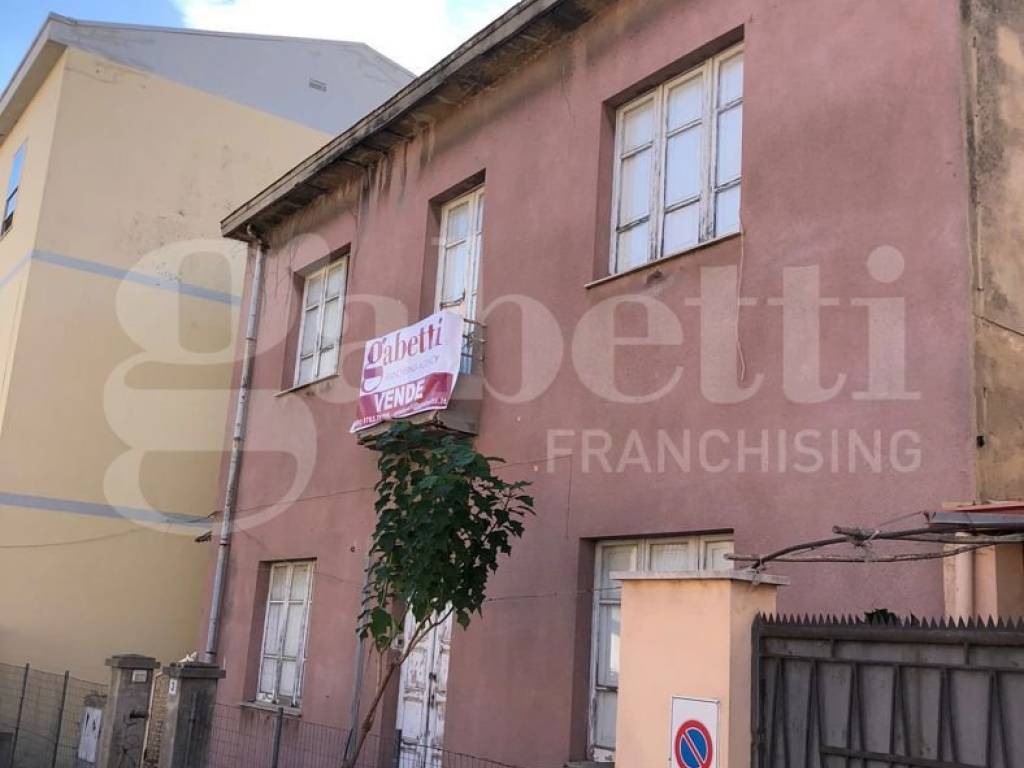 casa indipendente in vendita ad Oristano