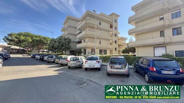 locale commerciale in vendita ad Oristano