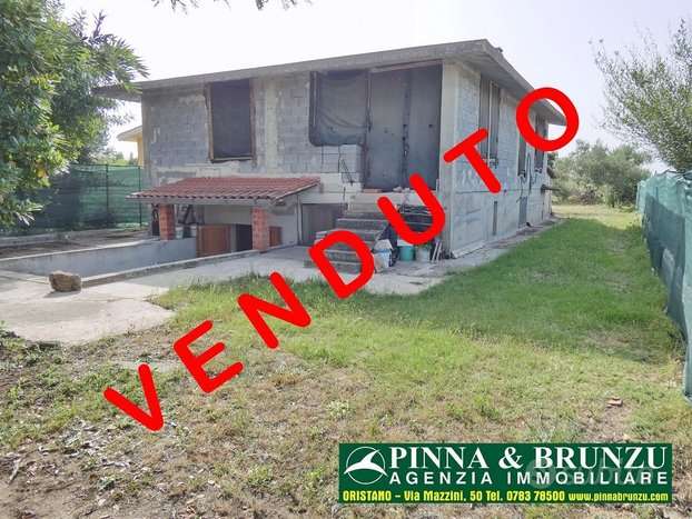 casa indipendente in vendita ad Oristano